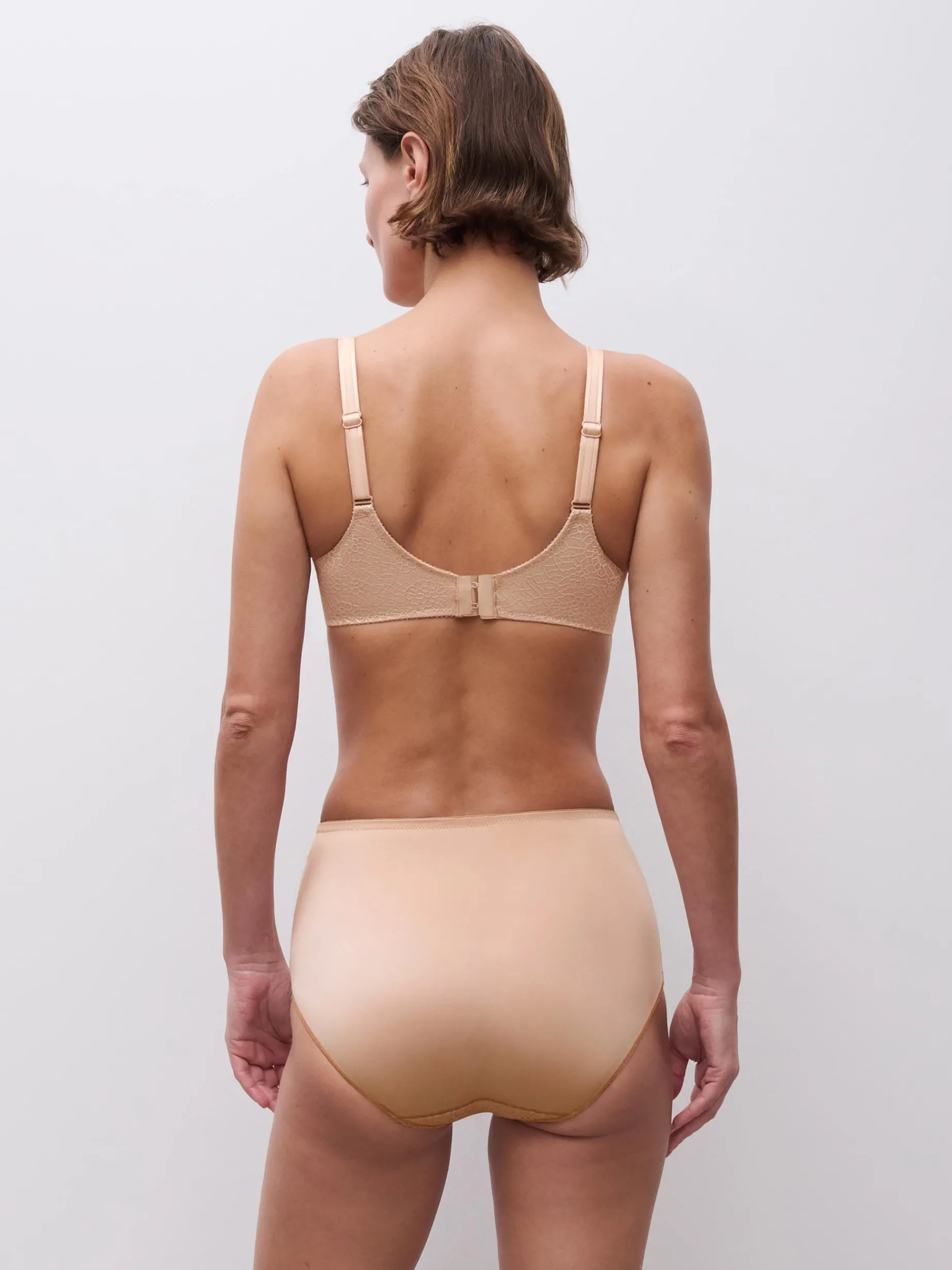 Chantelle C Magnifique Moulded BH - Beige